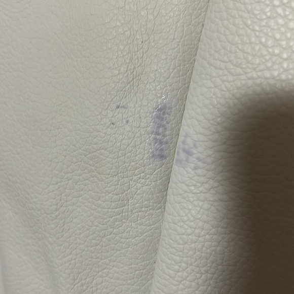 Ampersand As Apostrophe White Leather Tote - Picture 5 of 12